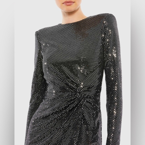 IEENA FOR MAC DUGGAL 26721 NWT
Structured Long Sleeve Side Twist Midi Dress - Picture 2 of 6